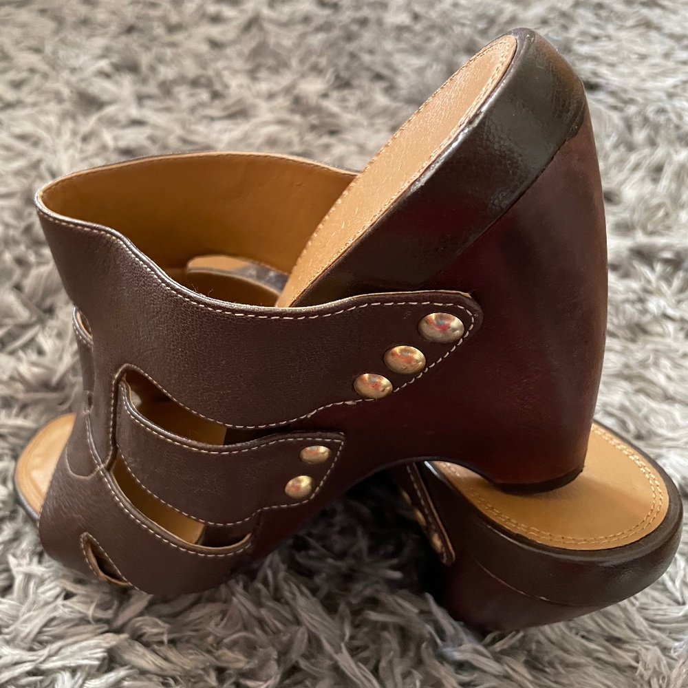 Tahari leather wedge